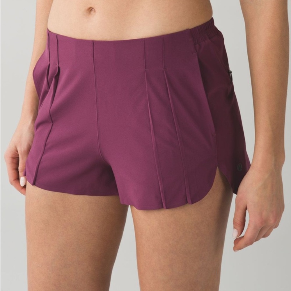 Lululemon &go Endeavor Short Red Grape size 8